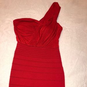 Dress one shoulder
